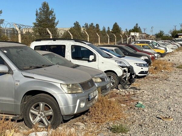 Milyonlarca TL değerinde! Diyarbakır'da araçlar toprağa gömülüyor: Çürümeye terk edildi