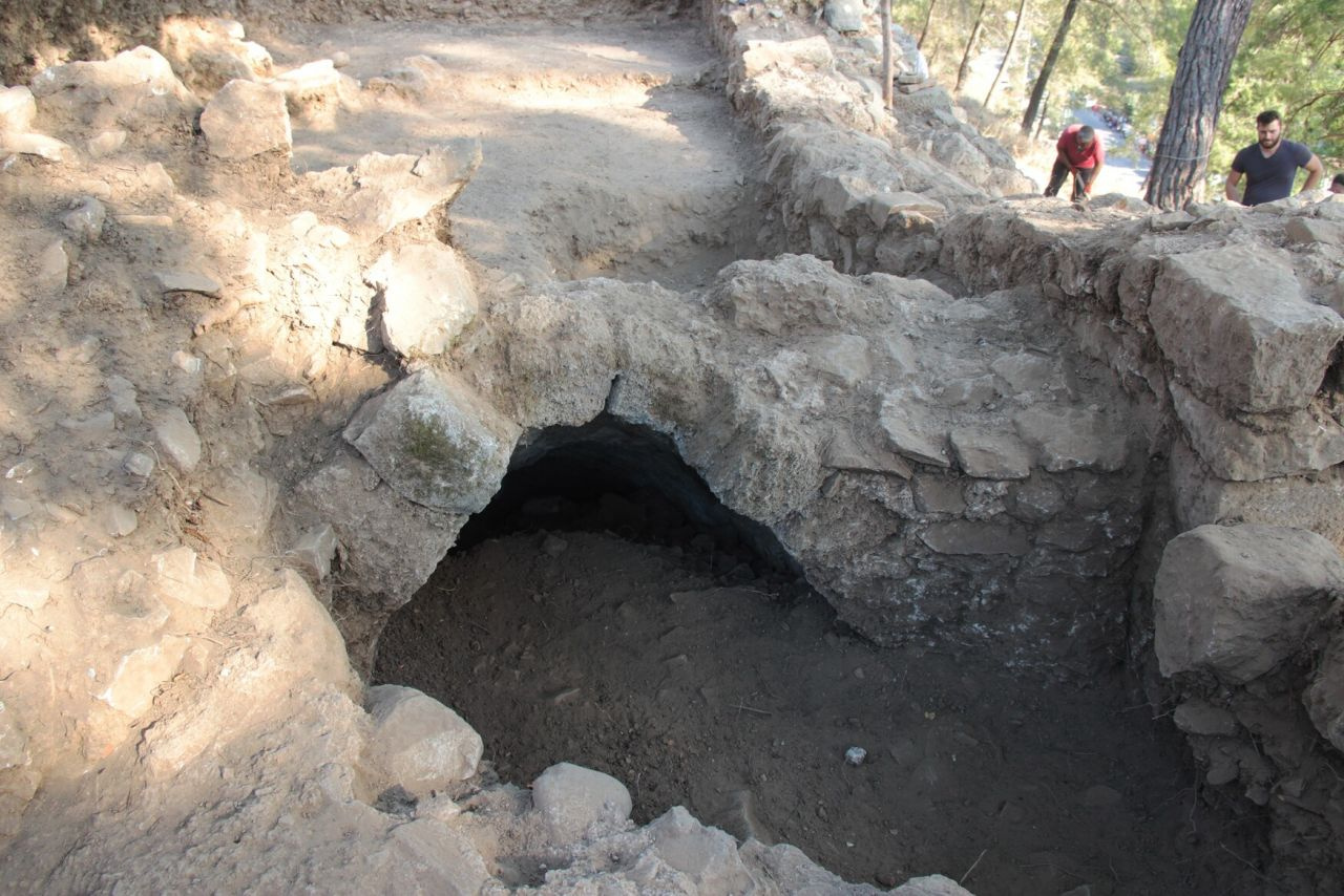 Muğla'da 2700 yıllık 60 metrelik tünel bulundu: İçini gören şaştı kaldı