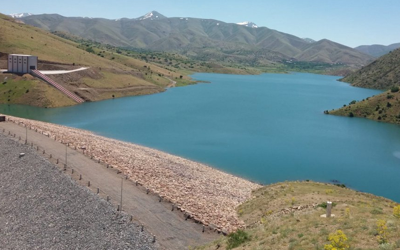 Elazığ'da gören gözlerine inanamadı barajın son hali içler acısı! Tehlike çanları çalıyor