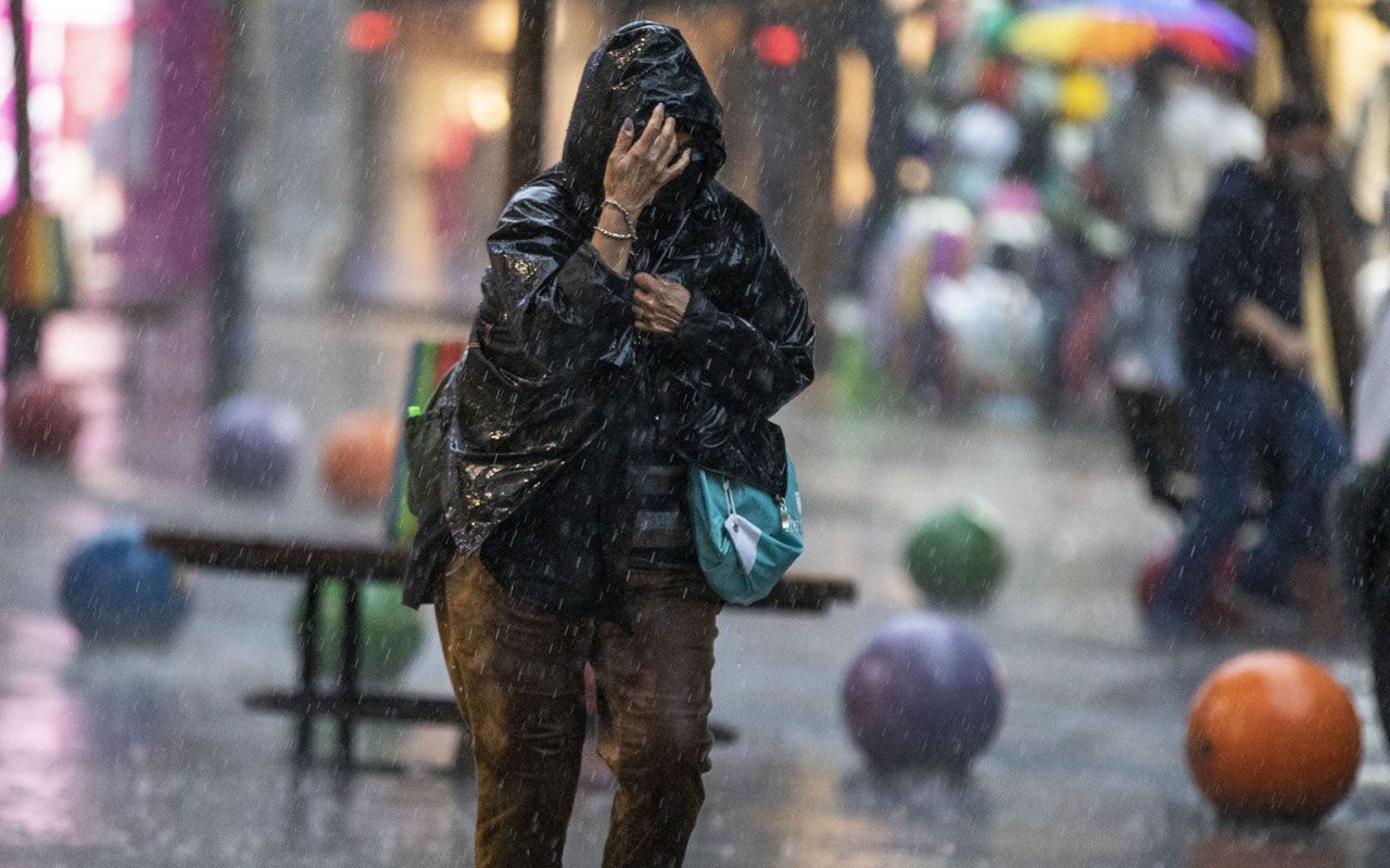 Cuma günü İstanbul'da hava fena bozacak! Meteorolojiden şaşırtan tahminler