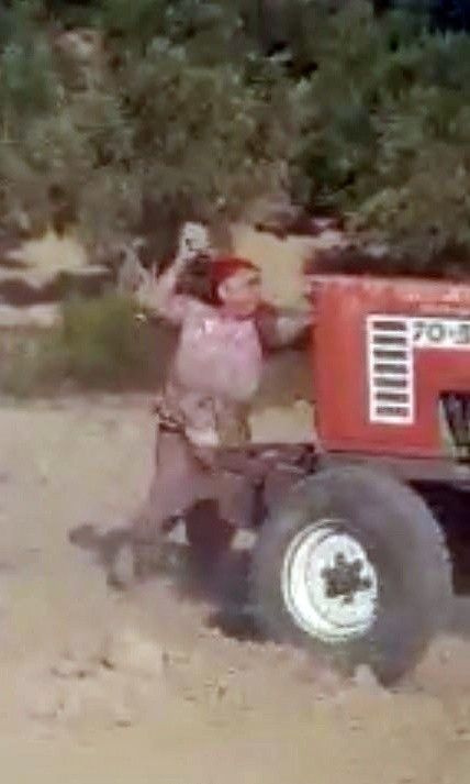 Antalya'da miras vahşeti! İki kardeş ablalarını traktörle ezdi