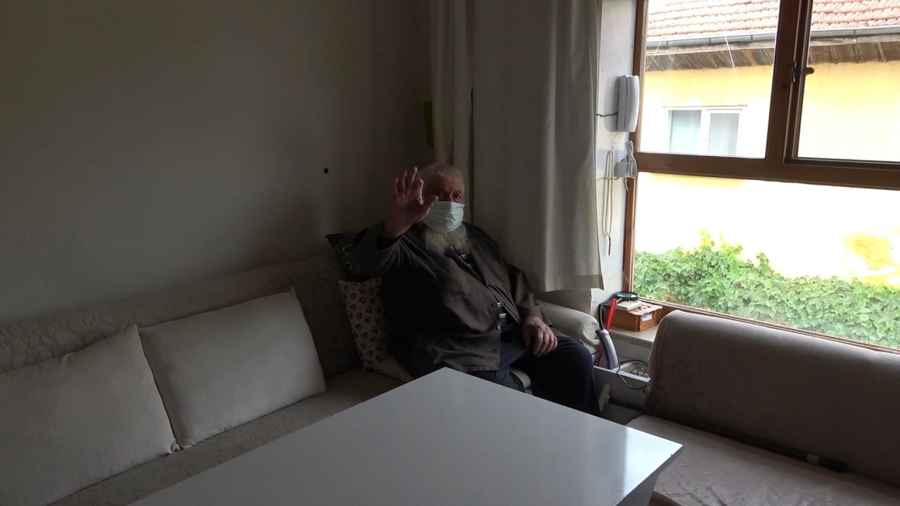 92 yaşındaki Yaşar Güldüren koronavirüse yendi! Sırrını açıkladı: Aşı olduk, kurtulduk