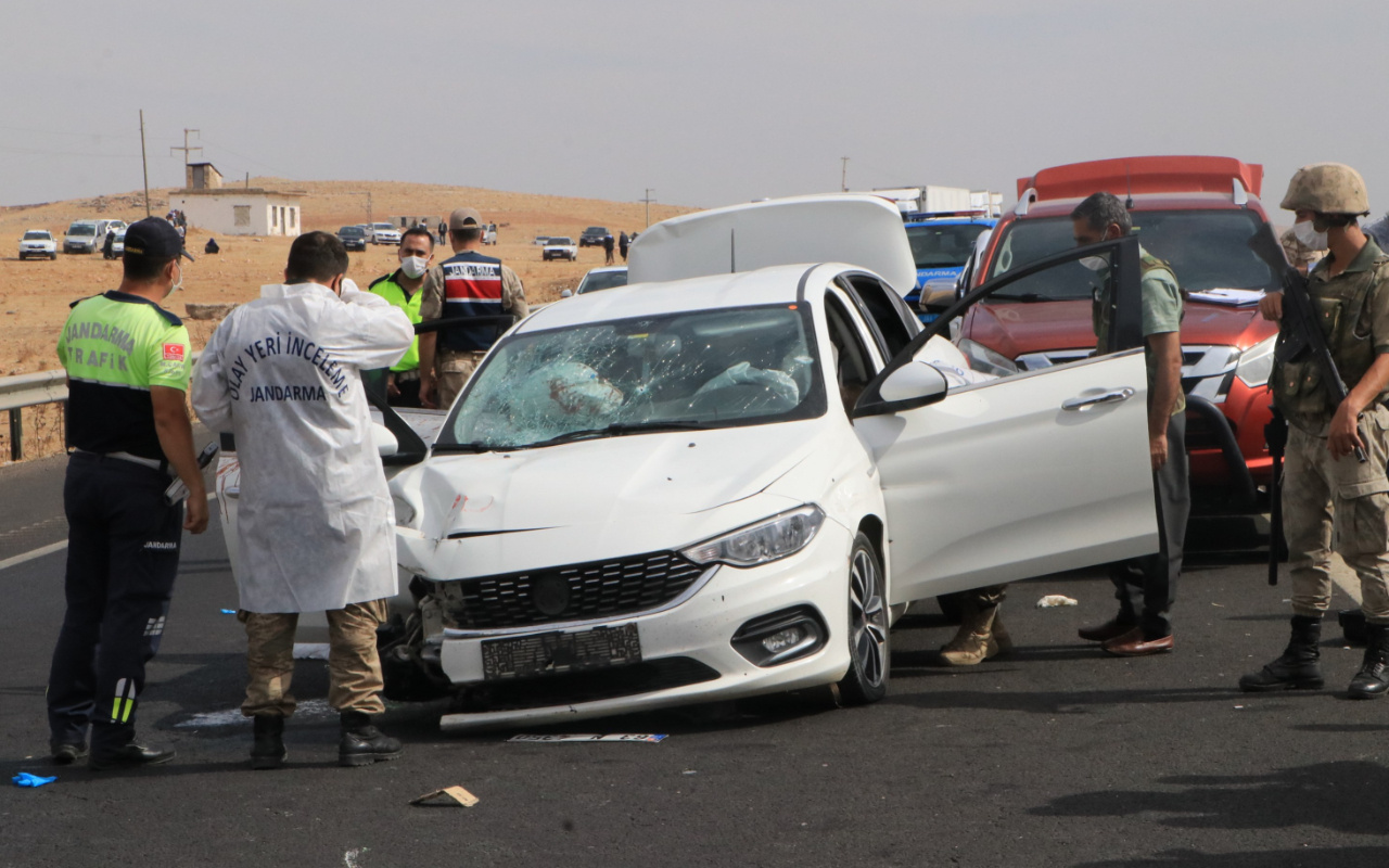 Şanlıurfa'da baba ve oğlu otomobilde silahlı saldırıya uğradı
