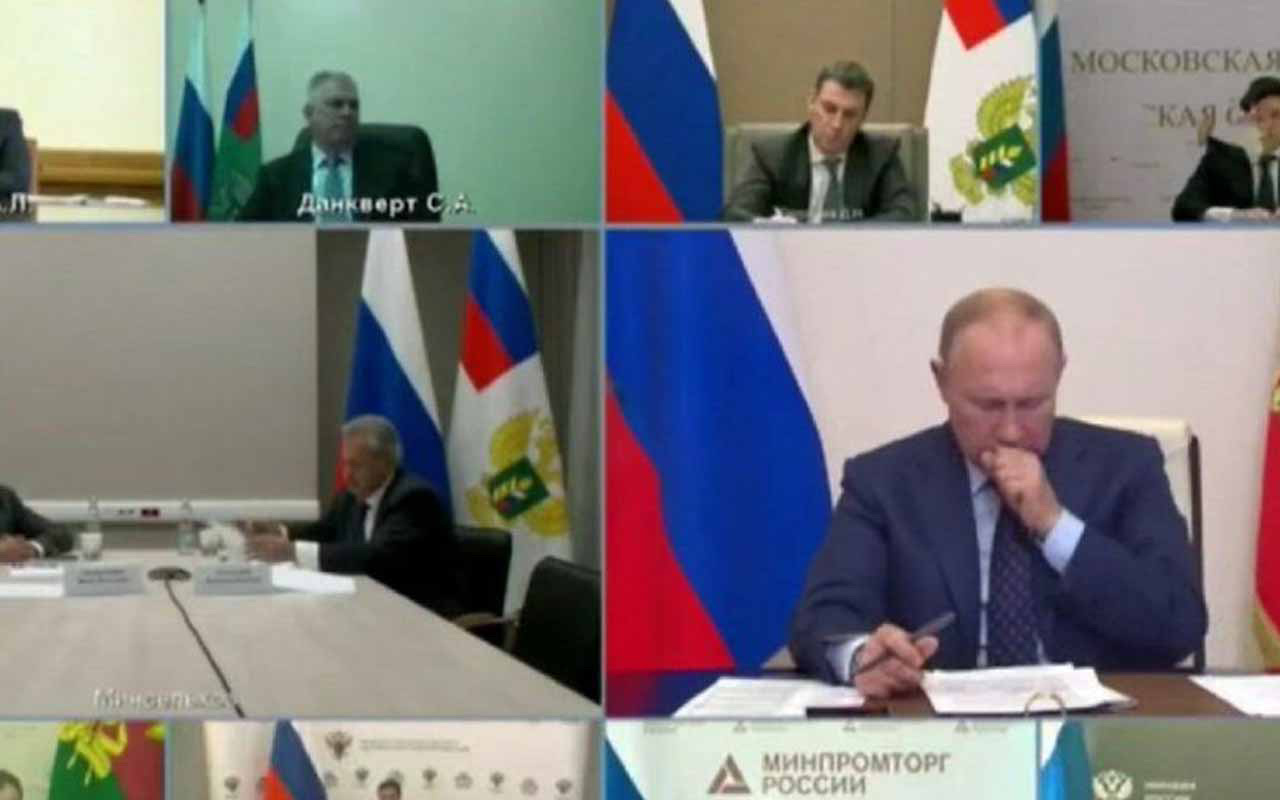 Rus lider Putin öksürdü herkes endişelendi