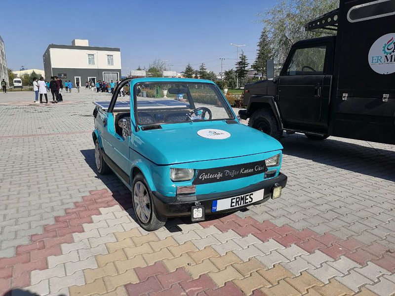 Konya'da lise öğrencileri güneş enerjili araç tasarladı farklı projeler sırada