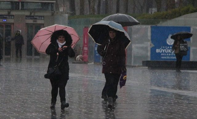 Sel, yıldırım,su baskını... Meteoroloji'den saatli uyarı bu iller dikkat