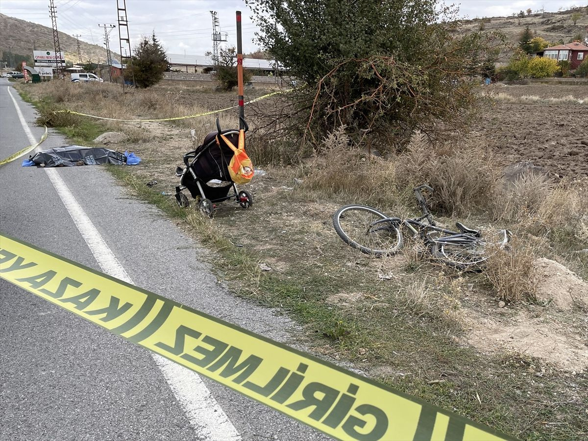 Kayseri'de korkunç olay! Yürüyüşe çıkan ailesinin yanında otomobil çarpan çocuk öldü