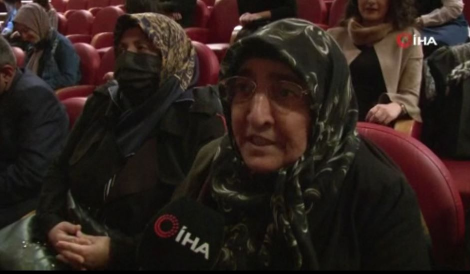 İbrahim Erkal'ın annesini ağlatan 'Ömrüm' belgeseli... Gala yapıldı