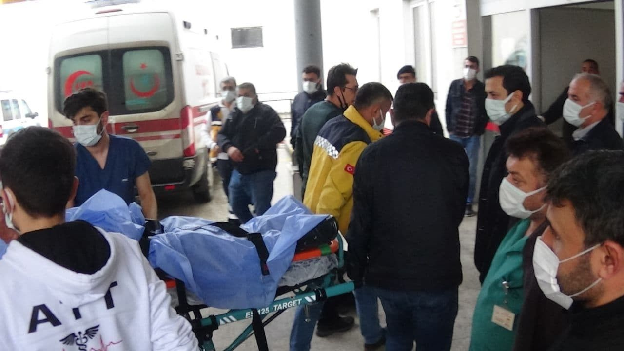 Tokat'ta kamyonet ile minibüs çarpıştı! 2 kişi öldü, 11 kişi yaralandı
