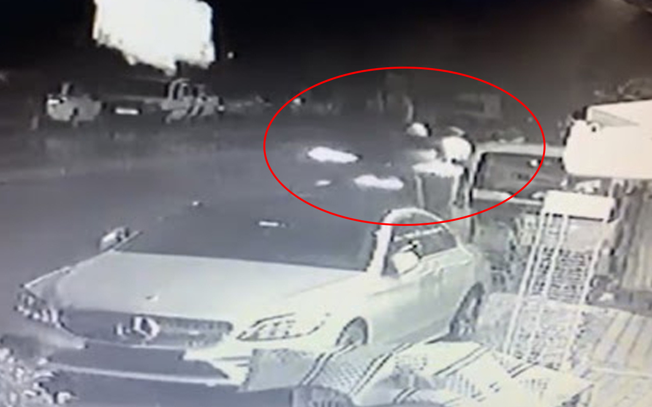 İstanbul'da alkollü sürücü dehşeti! Yol kenarında yürüyen gence böyle çarptı
