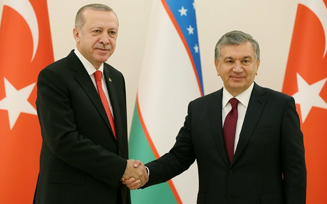 Cumhurbaşkanı Erdoğan ile Özbekistan Cumhurbaşkanı Mirziyoyev telefonda görüştü