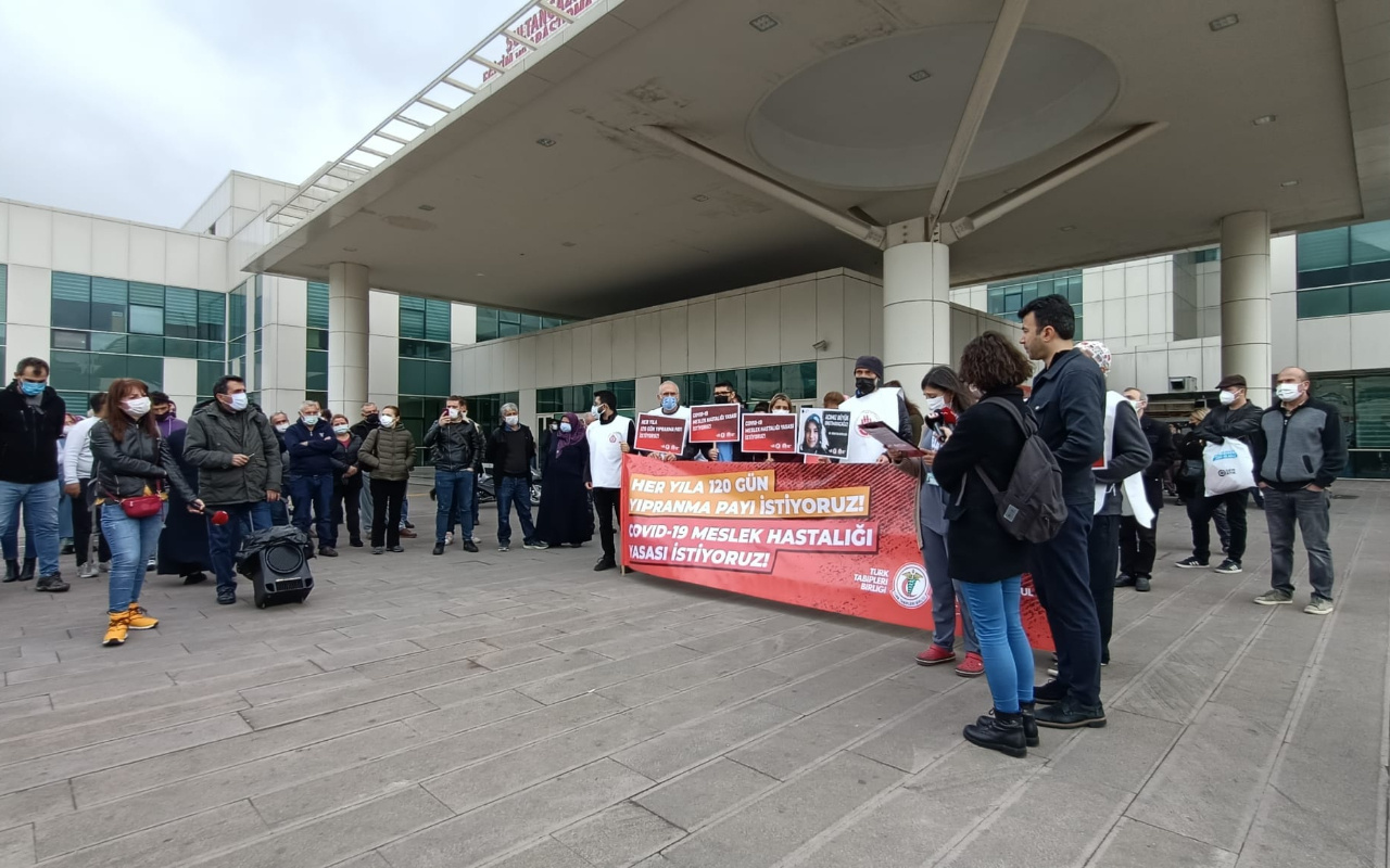 İstanbul'da sağlık çalışanları eylem yaptı! 'Kovid-19 meslek hastalığı olsun' talebi