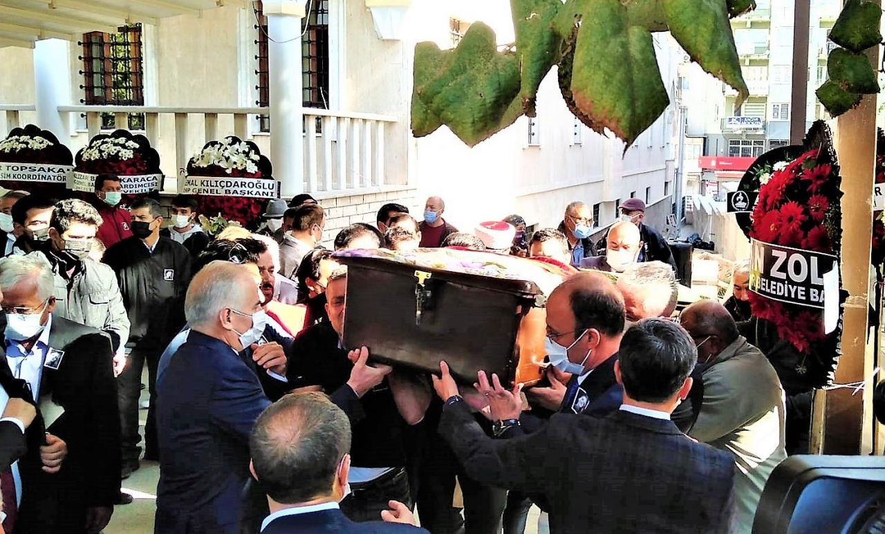 Furkan Zıbıncı'nın katlettiği Şebnem Şirin'in cenazesinde babasının ağıtları yürekleri dağladı