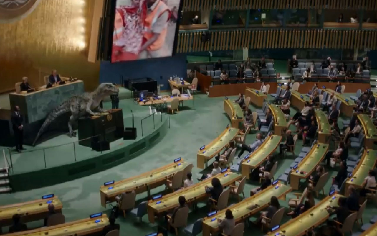 Birleşmiş Milletler Genel Kurulu'nda 'dinazor' seslendi