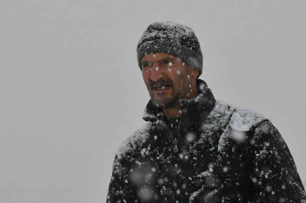 Kar fena bastırdı 3 şehir beyaza büründü! Meteoroloji çok kuvvetli kar yağışı için uyardı