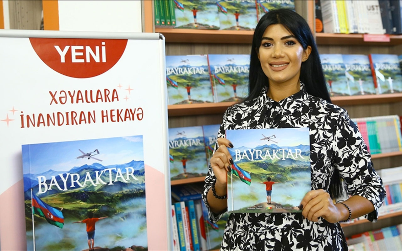 Selçuk Bayraktar'ın hayatı Azerbaycanlı çocuklar için kitaplaştırıldı