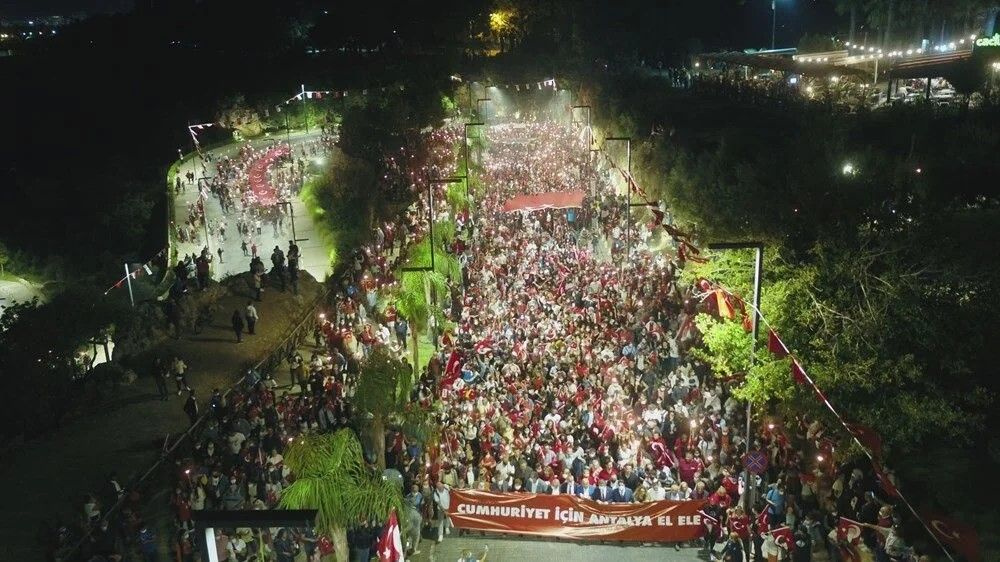 Tüm yurtta 29 Ekim Cumhuriyet Bayramı coşkusu