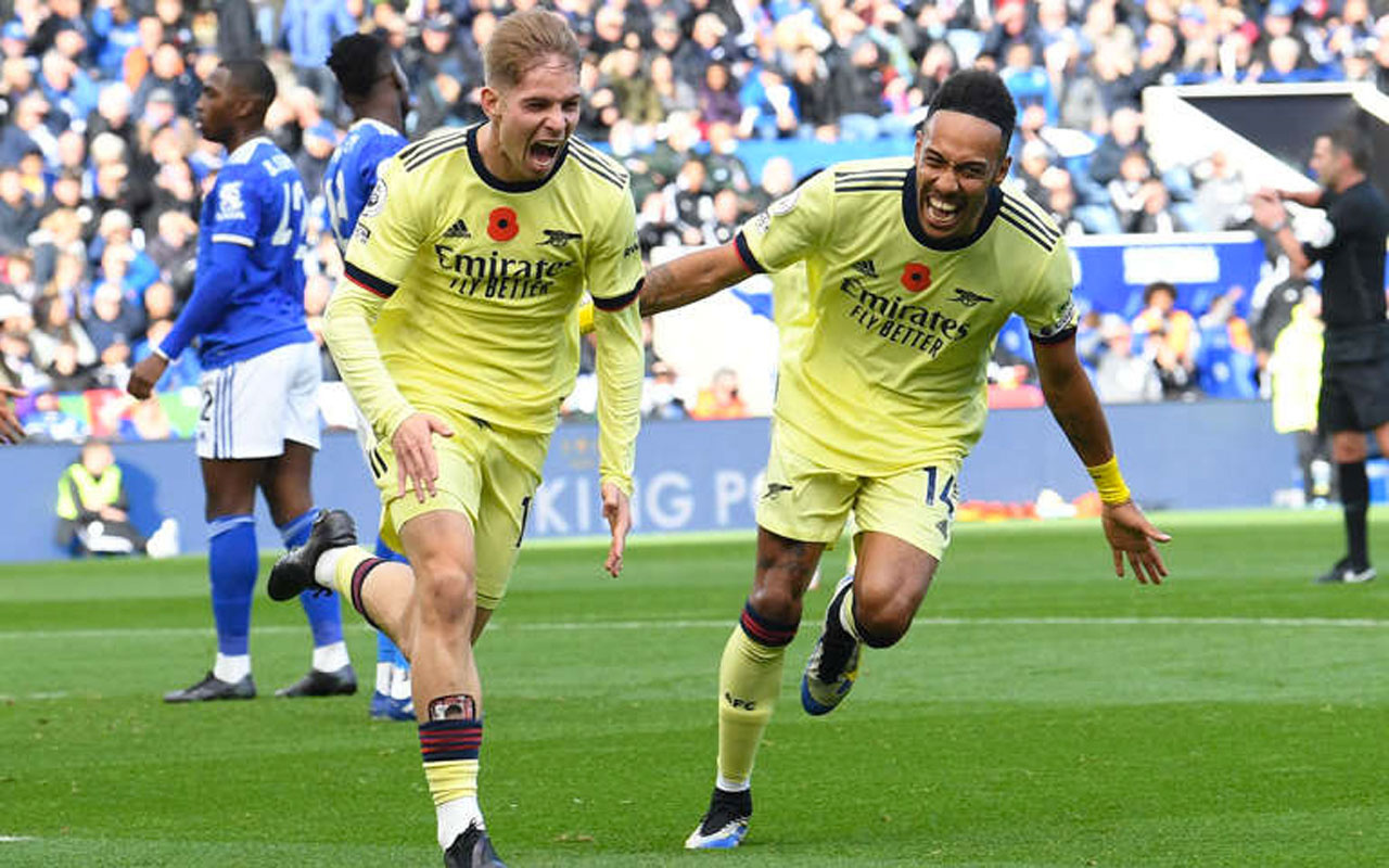 Arsenal, Leicester City'yi ilk yarıda bulduğu gollerle yendi
