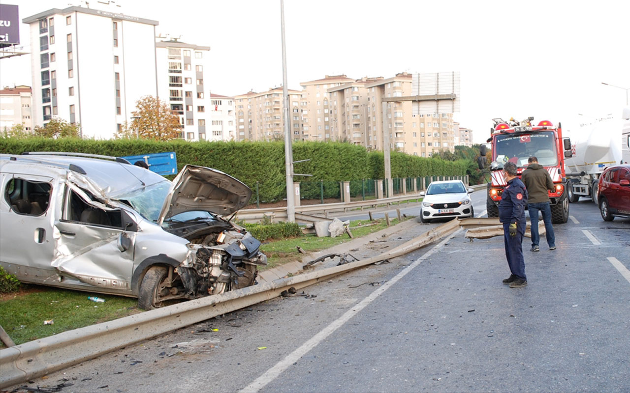 Ümraniye'deki trafik kazasında 4 kişi yaralandı