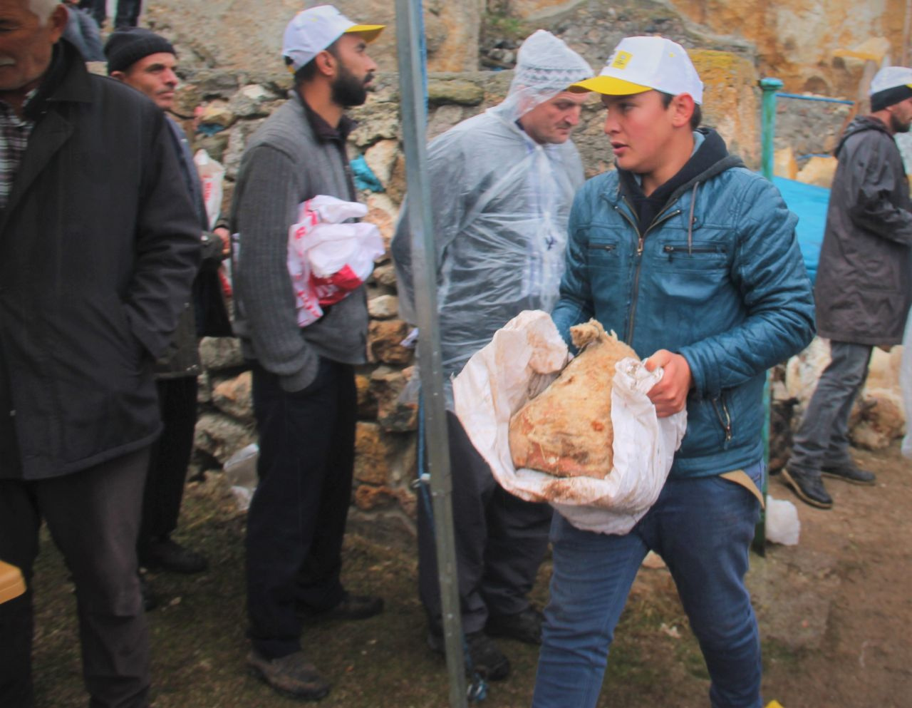 Bekçi nöbet tuttu! Konya'da 150 gün mağarada bekletildi: 80 TL'ye satılıyor