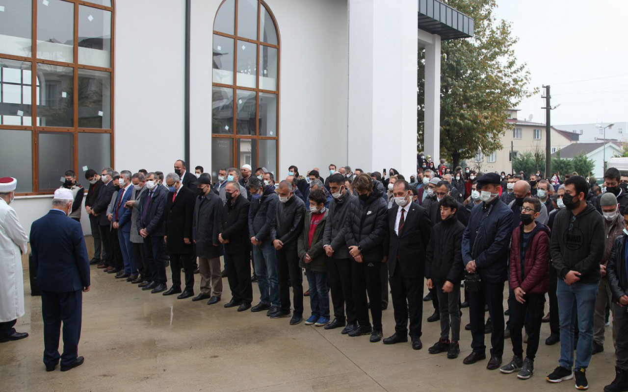 Kocaeli'de lise müdür yardımcısı Kovid-19'dan hayatını kaybetti