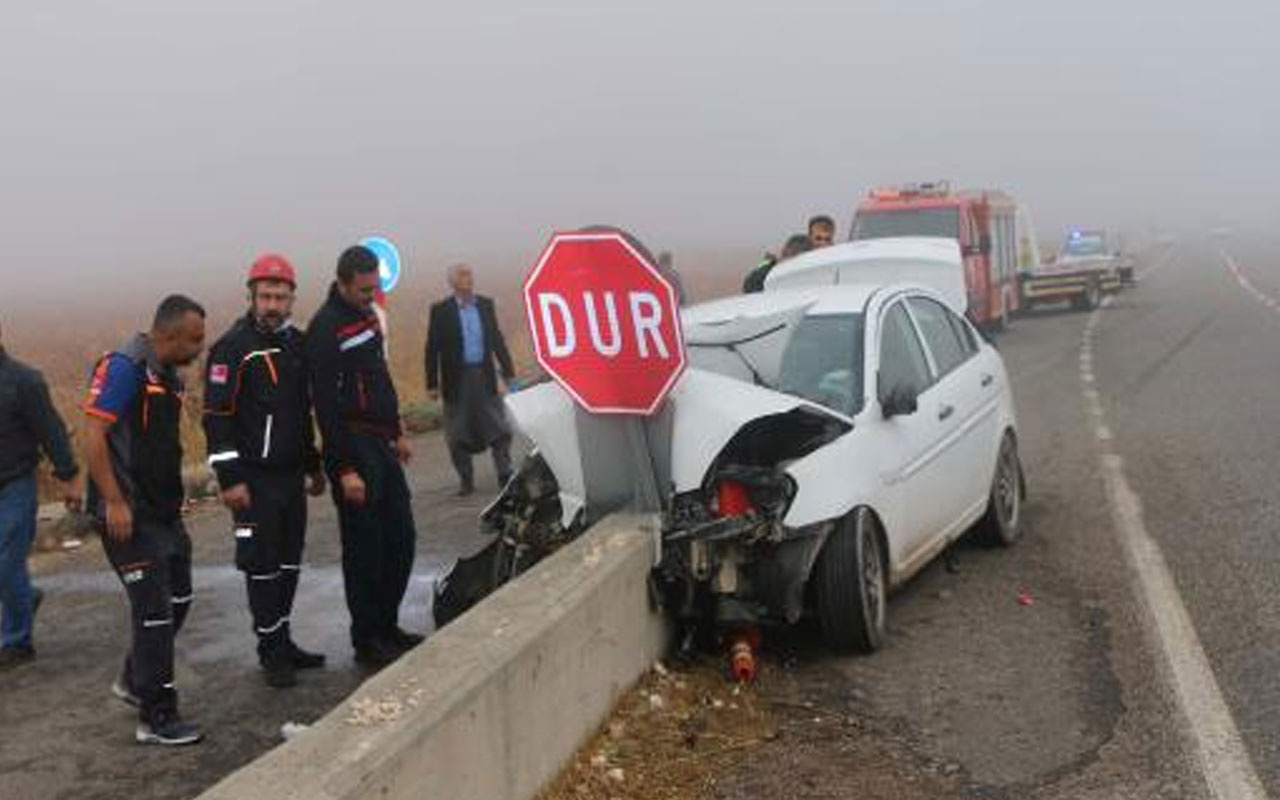 Adıyaman'da feci kaza! Otomobil beton bariyere çarptı ölü ve yaralılar var