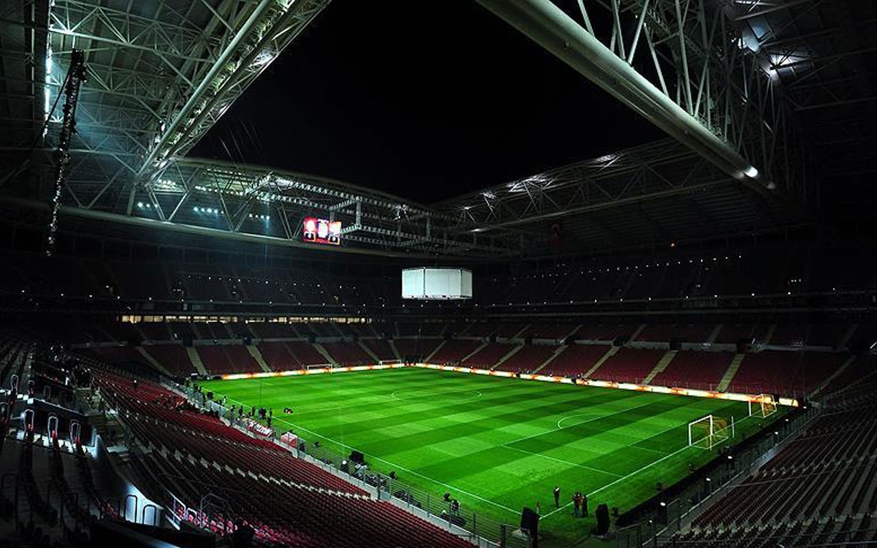 Galatasaray'ın ' tam kapasite' başvurusu reddedildi