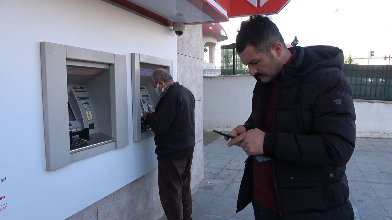 Hesabına yanlışlıkla 600 bin lira yatırıldı! "Bankamatiği gördüm 10 saniye dünya durdu"