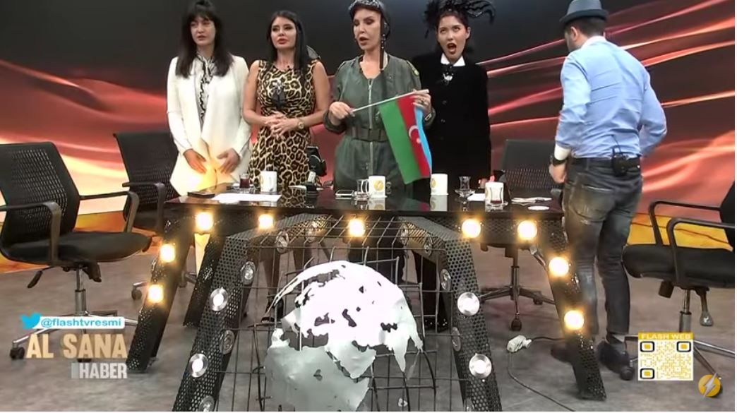 Flash Tv Al Sana Haber'de Azerbaycan bayrağı ve marşı interneti salladı