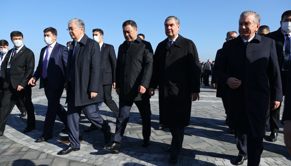 Cumhurbaşkanı Erdoğan Türk Konseyi liderleriyle cuma namazı kıldı