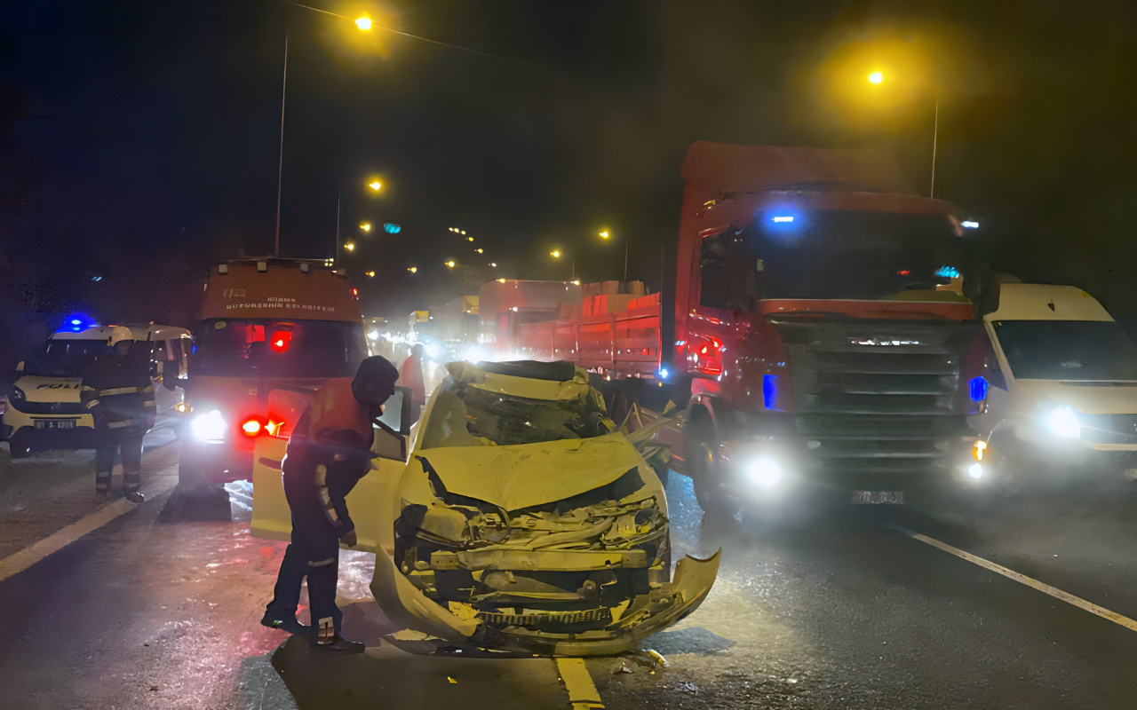 Adana'da zincirleme trafik kazasında 1 kişi öldü 4 kişi yaralandı