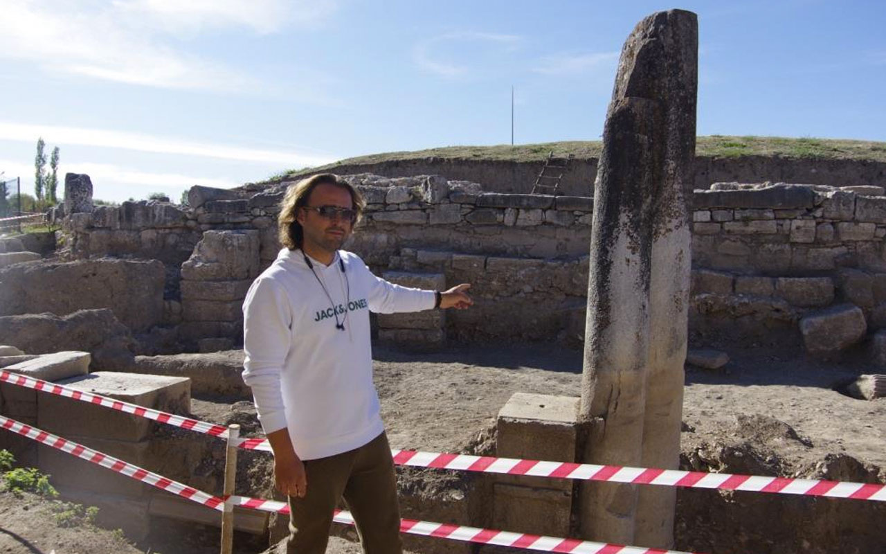 Kütahya'da ilginç olay! Yıllardır dua edilen Yarın Dede türbesi boş çıktı