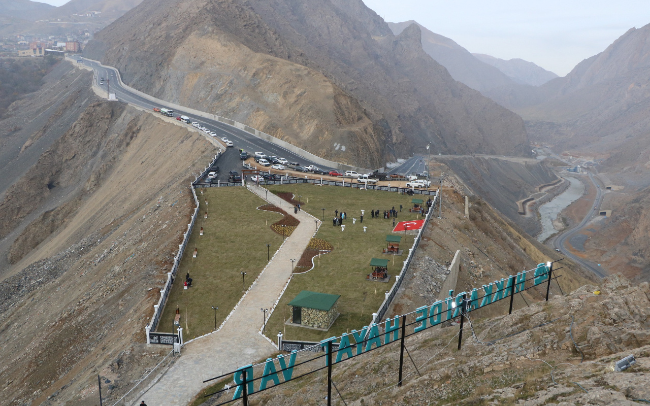 Hakkari'de terörle anılan Zap Vadisi'ne seyir terası