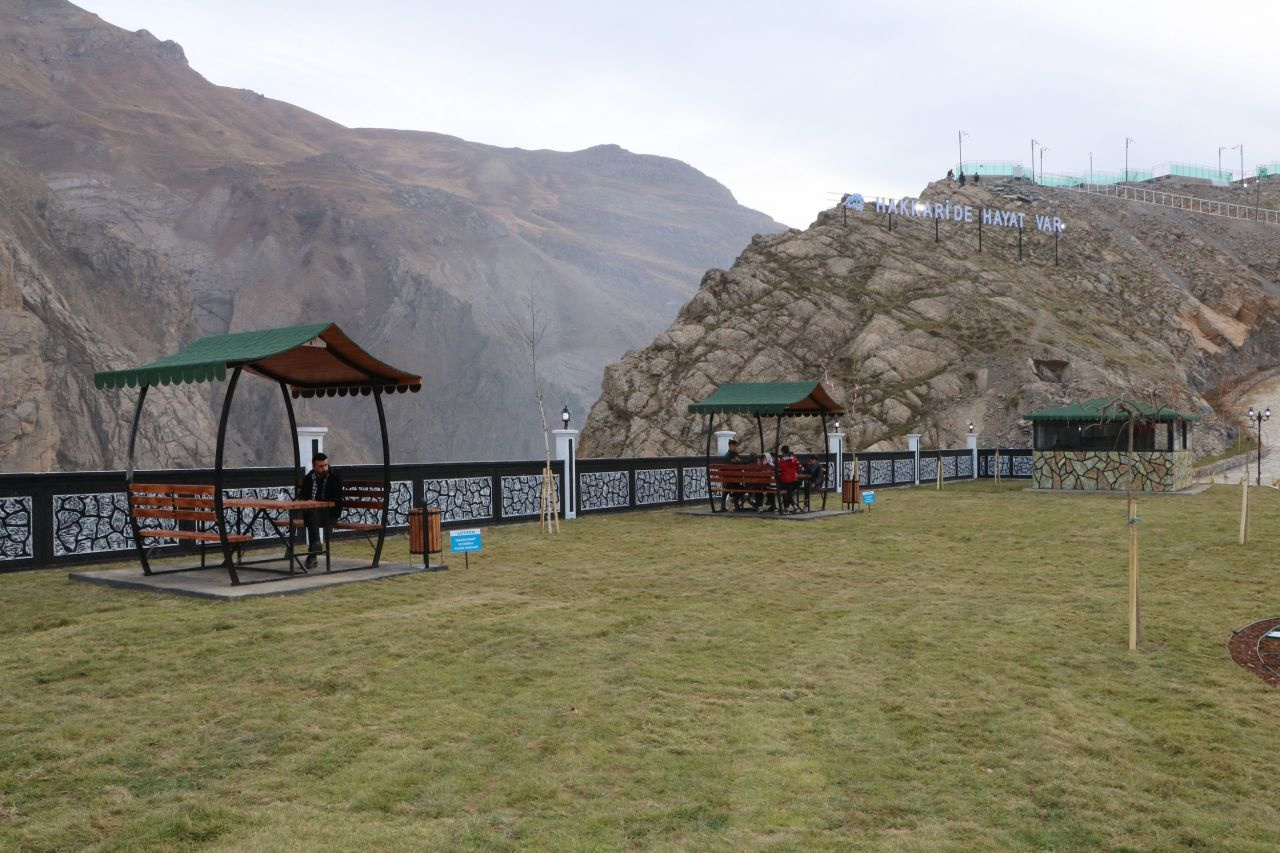 Hakkari'de terörle anılan Zap Vadisi'ne seyir terası