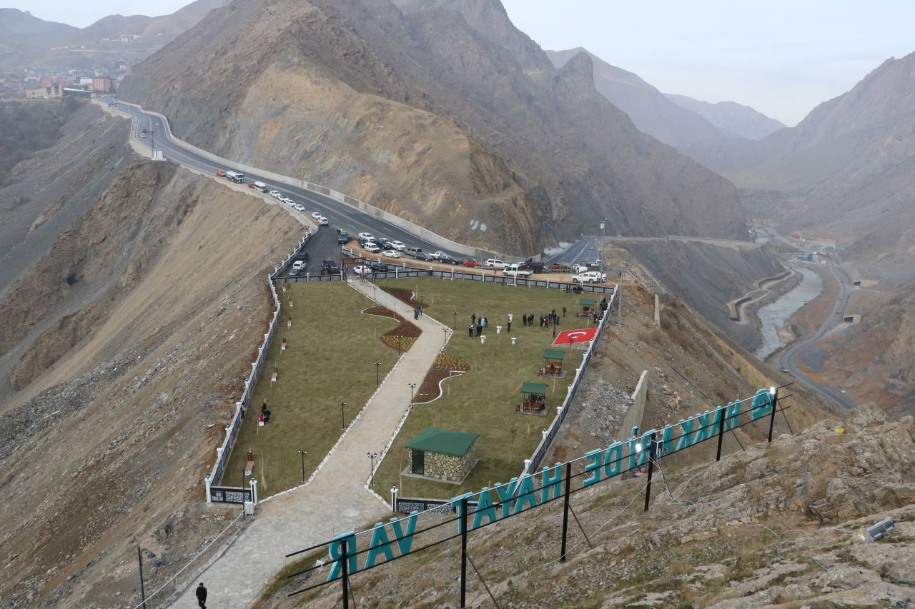 Hakkari'de terörle anılan Zap Vadisi'ne seyir terası