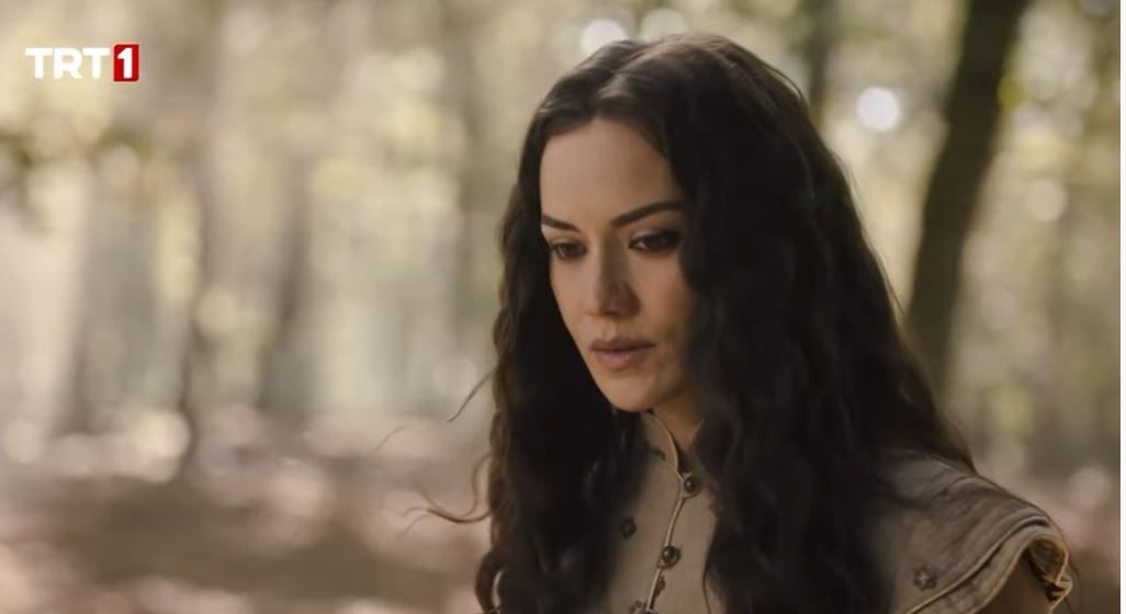 TRT1 Alparslan Büyük Selçuklu dizisinde Fahriye Evcen'in 'uluma' sahnesi dalga konusu oldu