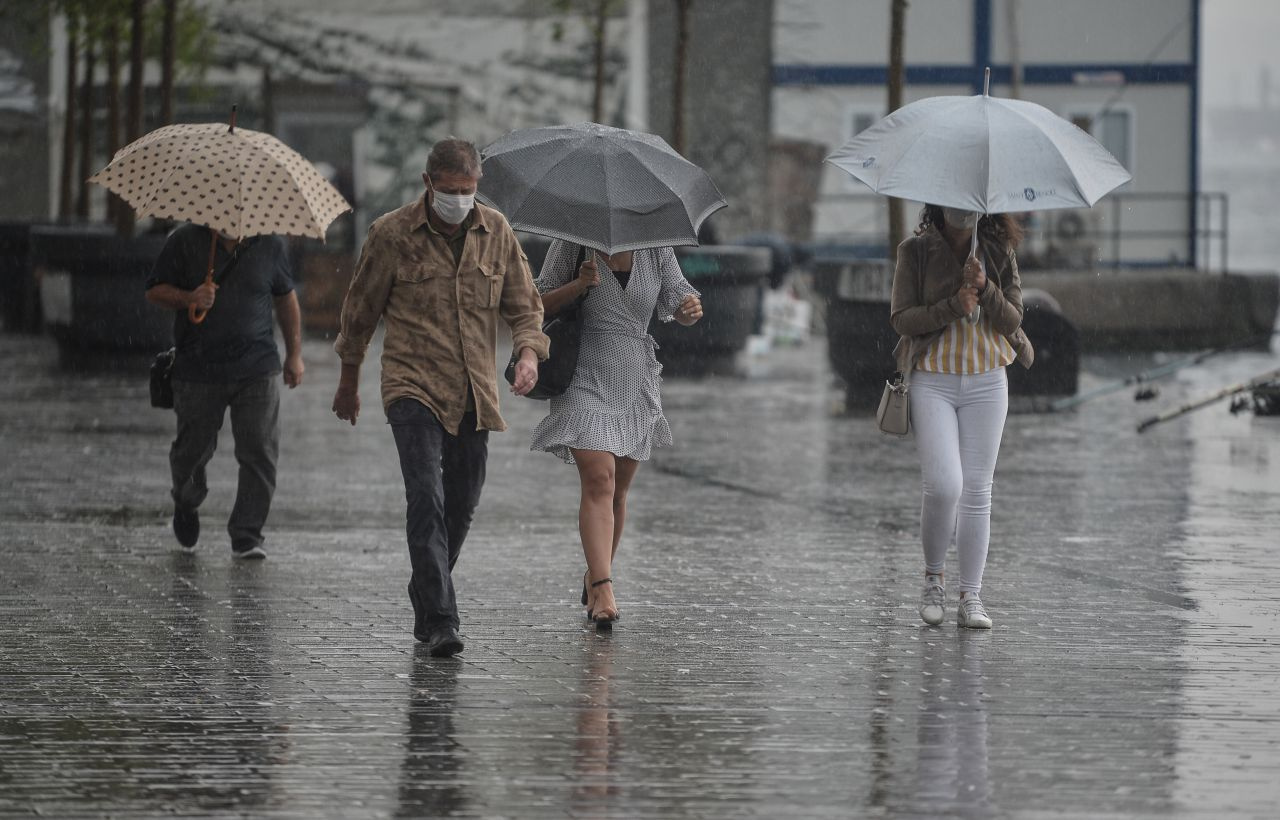 39 ile kuvvetli yağış geliyor! Meteoroloji saat verip uyardı: İstanbul Eskişehir Antalya Mersin Konya