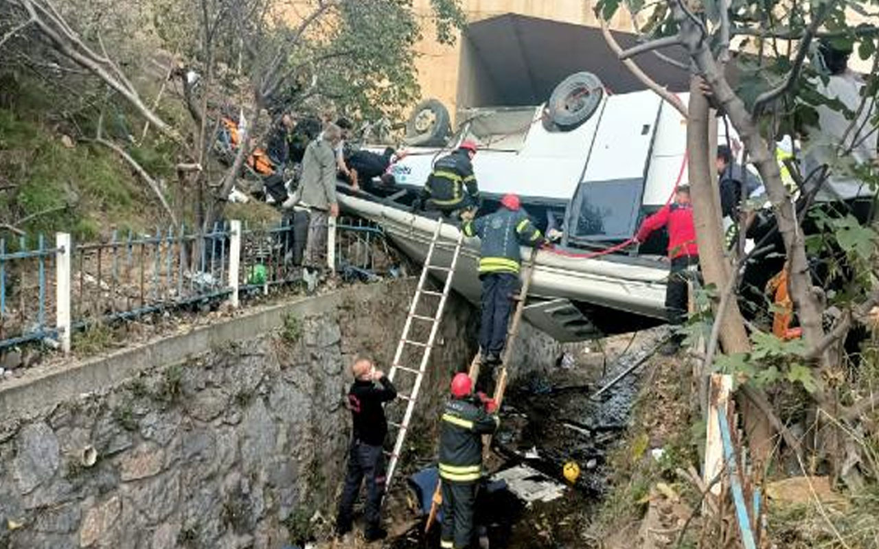 Kocaeli'de 5 kişinin öldüğü servis kazasıyla ilgili okul müdürü açığa alındı