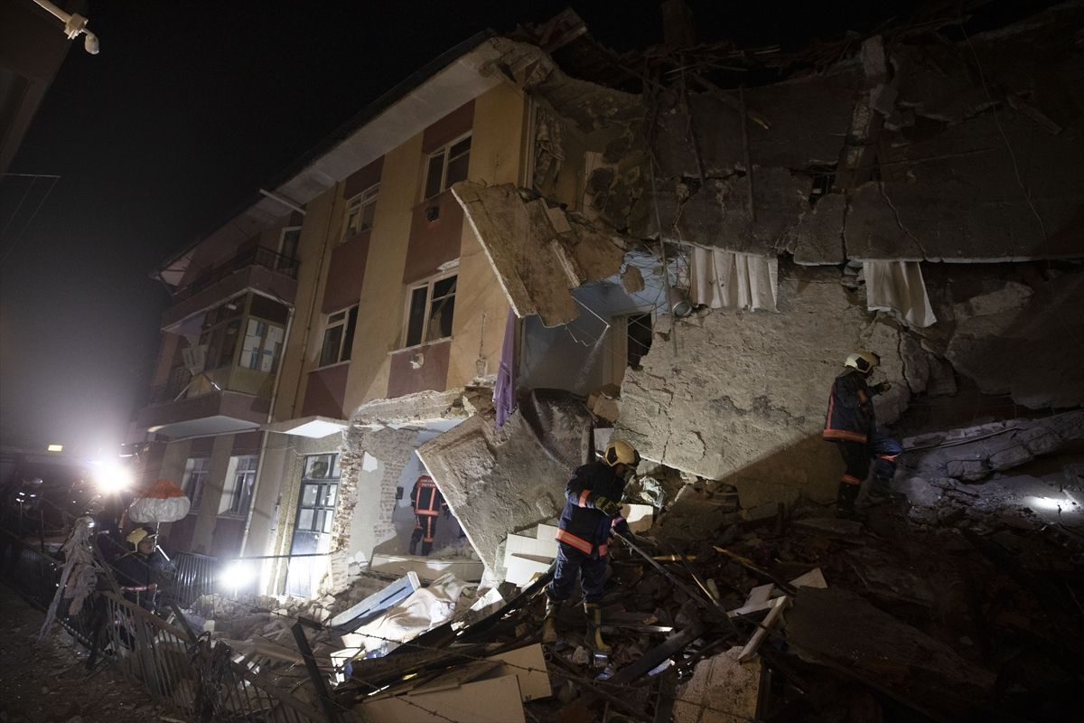 Ankara'da apartman patlama sonrası çöktü! 2 kişi ölürken 4 kişi yaralı kurtuldu soruşturma başlatıldı