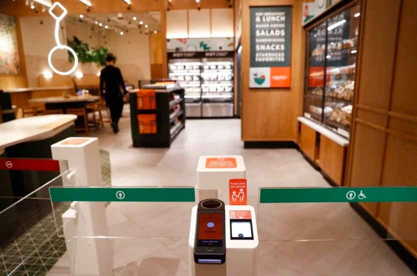 Starbucks ilk kasasız mağazasını açtı Amazon ile anlaştılar