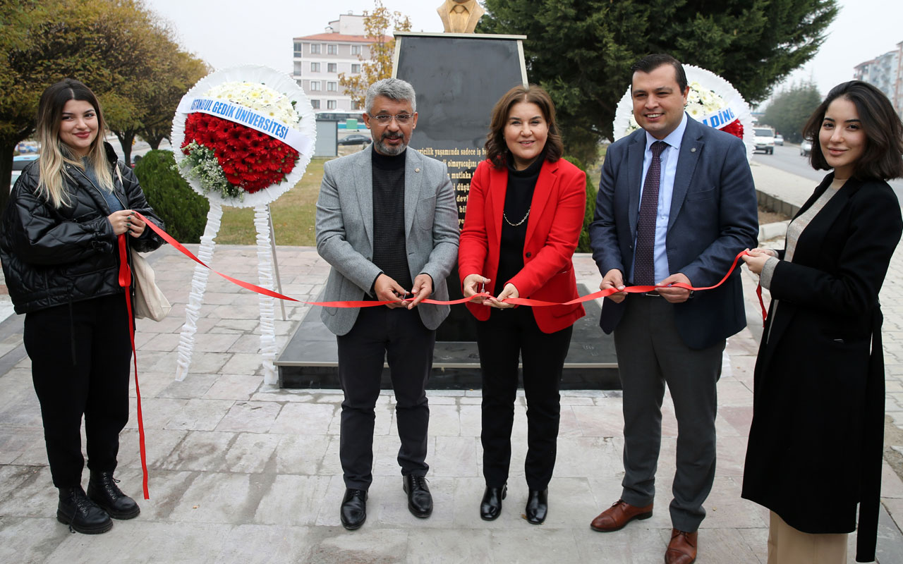 Devrim otomobillerinin mühendislerinden Halil Kaya Gedik'in Uşak'taki büstü yenilendi