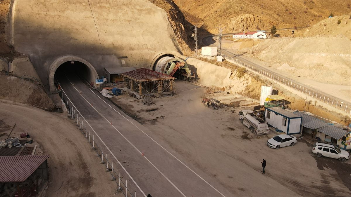 Sivas Giresun güzergahında mevsim değiştiren Eğribel Tüneli çalışmalarında sona gelindi