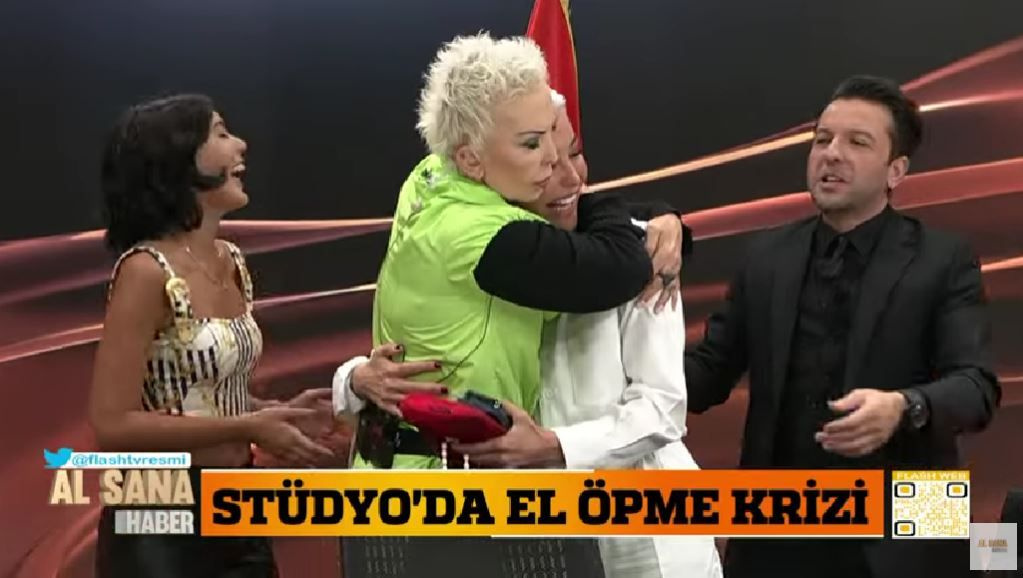 FLASH TV Al Sana Haber'de Deniz Akkaya küs olduğu Seyhan Soylu'nun elini öptü
