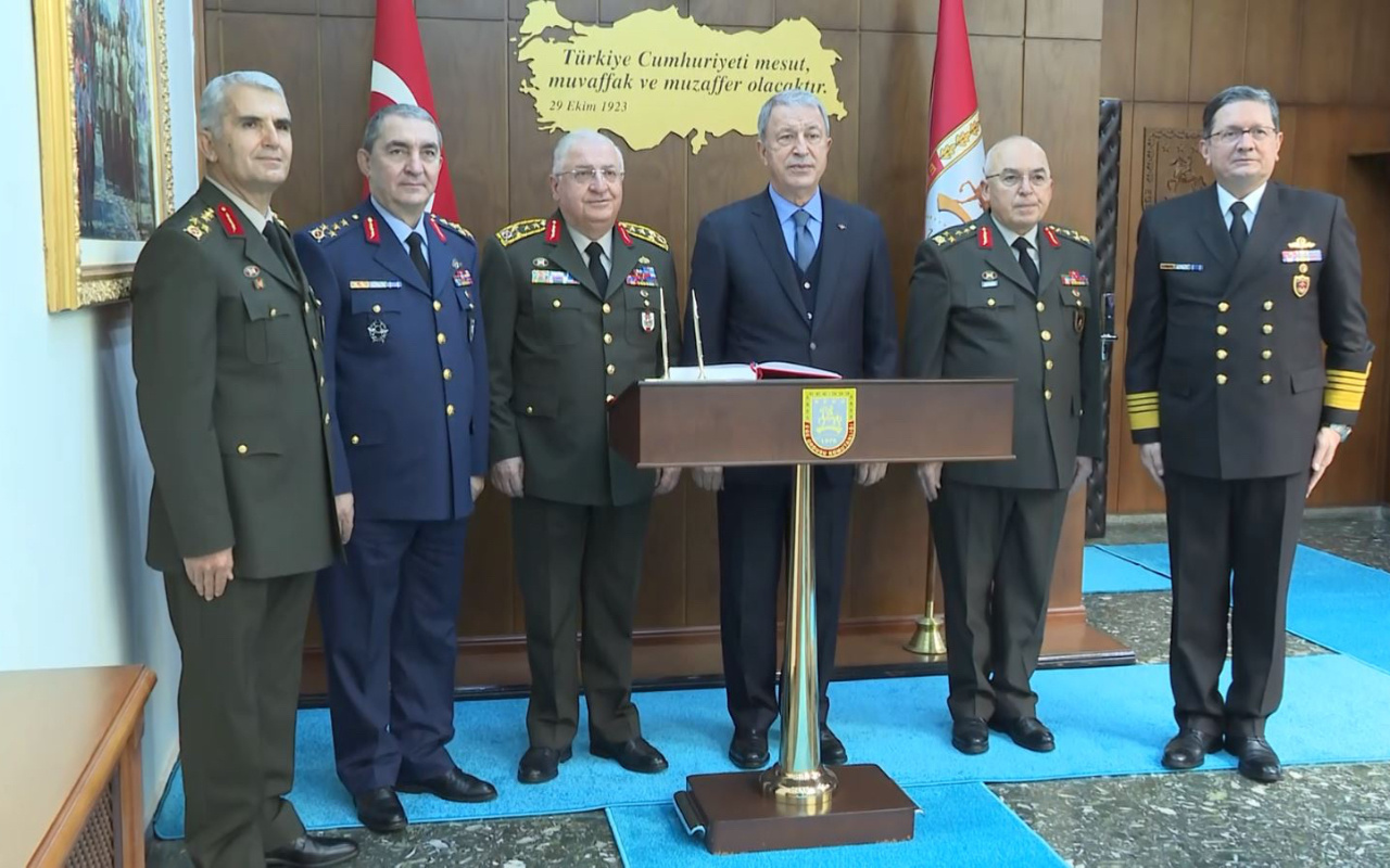 Milli Savunma Bakanı Hulusi Akar, Ege Ordusu Komutanlığı'nda