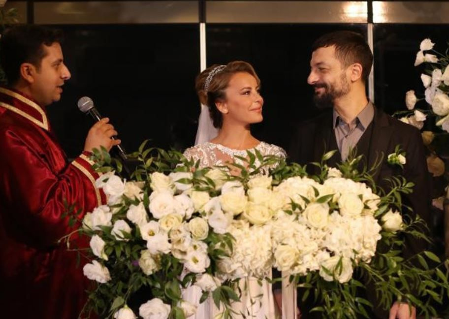 Taze çift Mehmet Erdem ve Vildan Atasever'in evliliğinde Defne Samyeli krizi