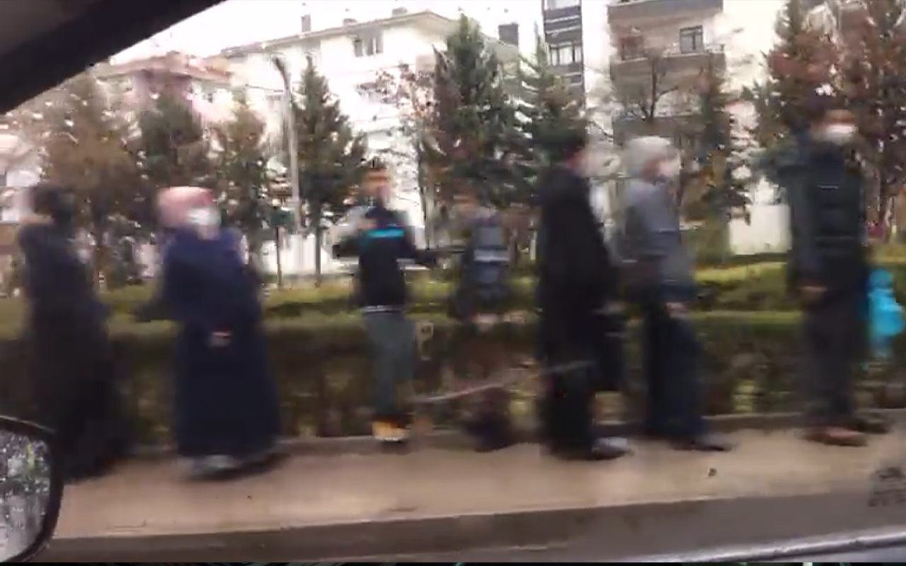 Ankara'da vatandaşlar akın etti! Kuyruğun ucu bucağı görünmüyor