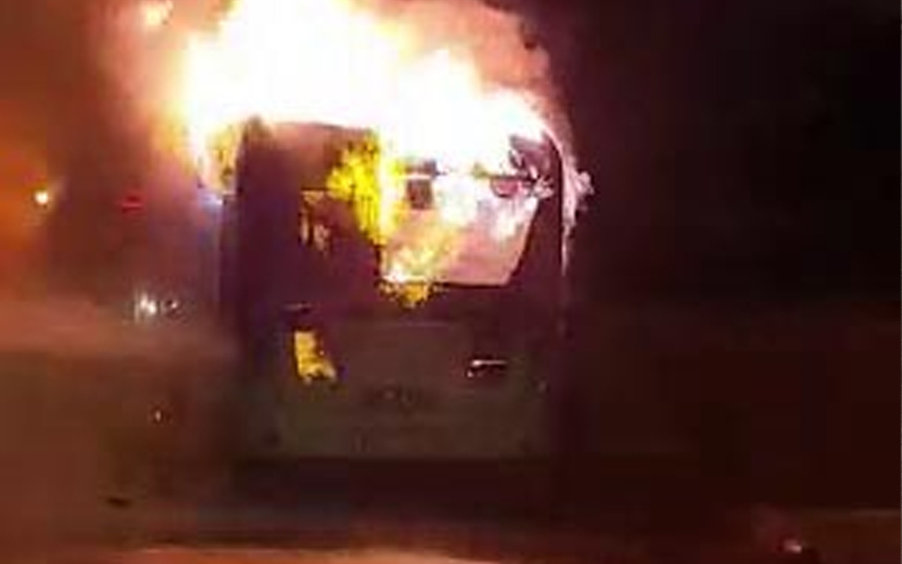 İETT otobüsü alev alev yandı! İstanbul'da korku dolu anlar kamerada
