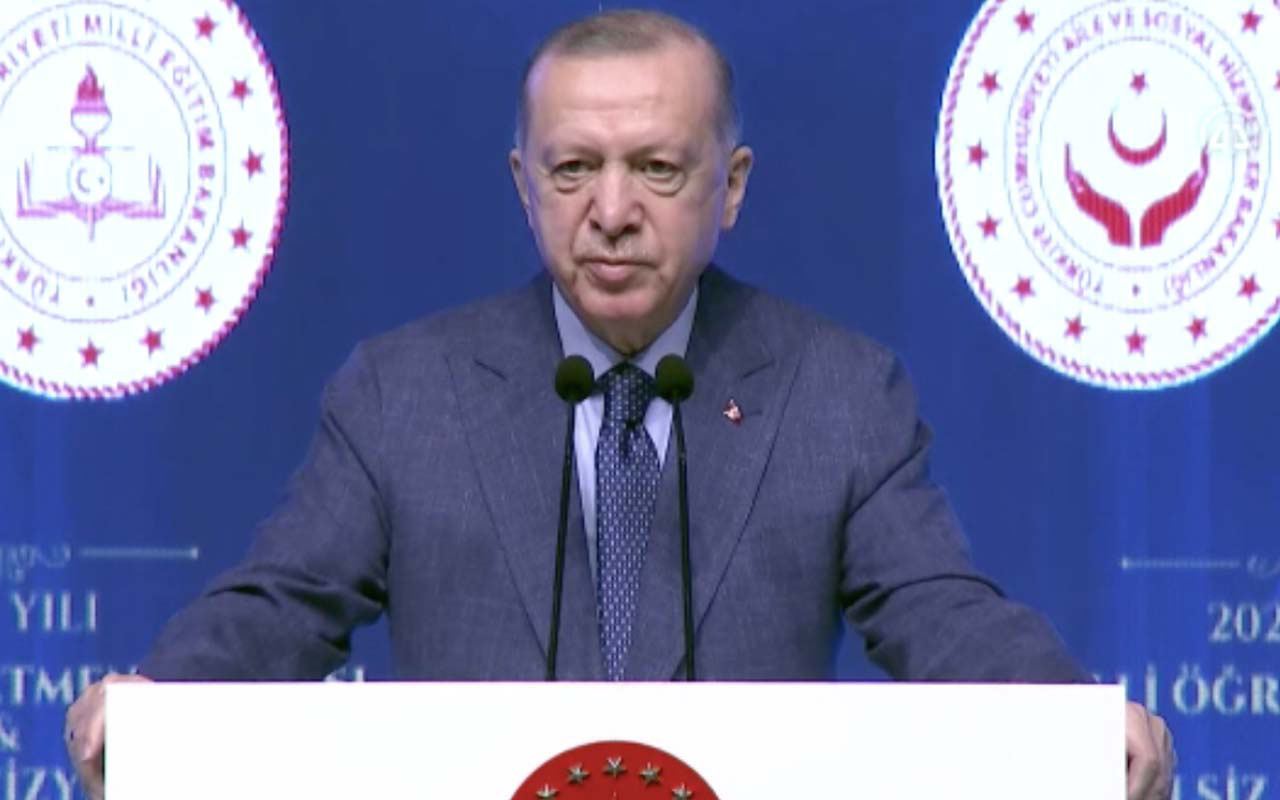 Cumhurbaşkanı Erdoğan engelli öğretmen atamasını yaptı