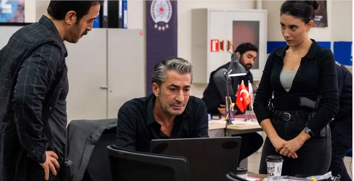 STAR TV 'Sana Söz'ün Ömer'i Erkan Petekkaya'dan kötü haber apar topar hastaneye kaldırıldı
