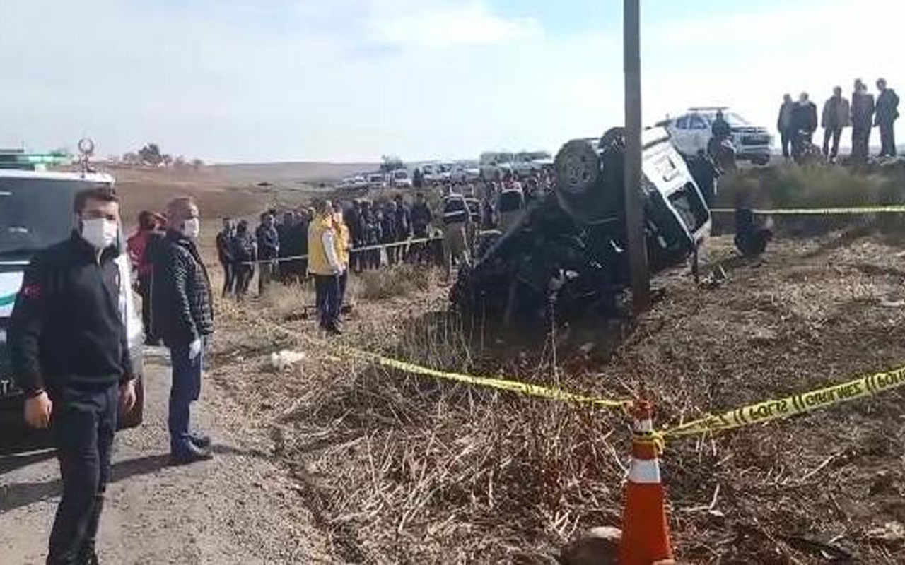 Şanlıurfa'da feci kaza! Kamyonetle hafif ticari araç çarpıştı; anne ve 3 çocuğu öldü